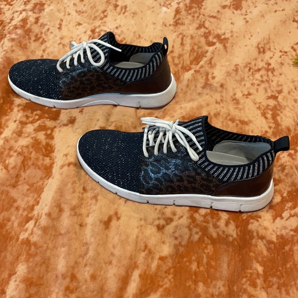 Johnston & Murphy tennis shoes😍 - Picture 3 of 7